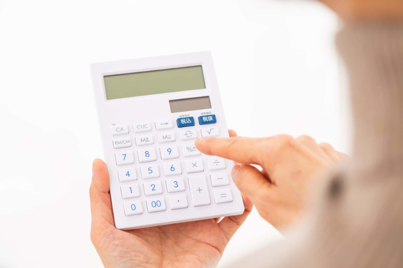 セレック治療の費用を計算するイメージ