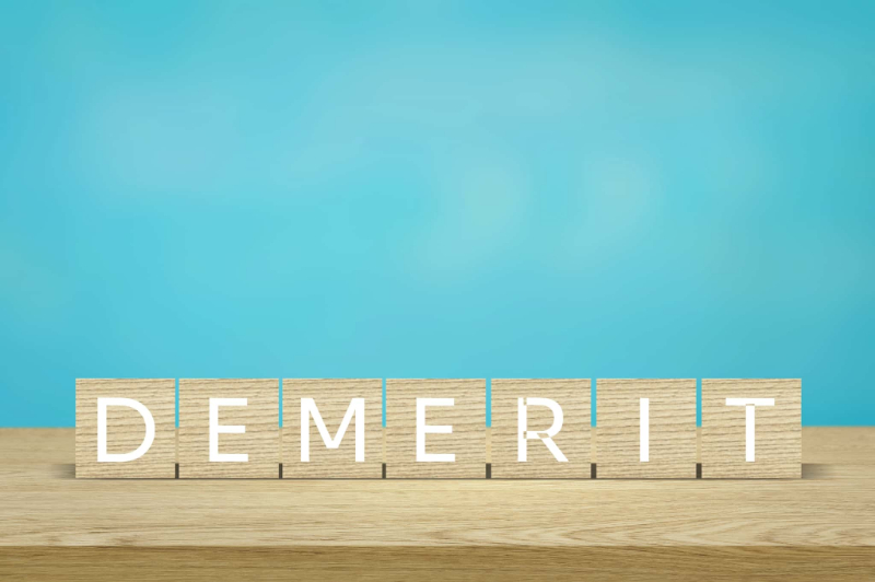 インビザラインのデメリットを説明するイメージ